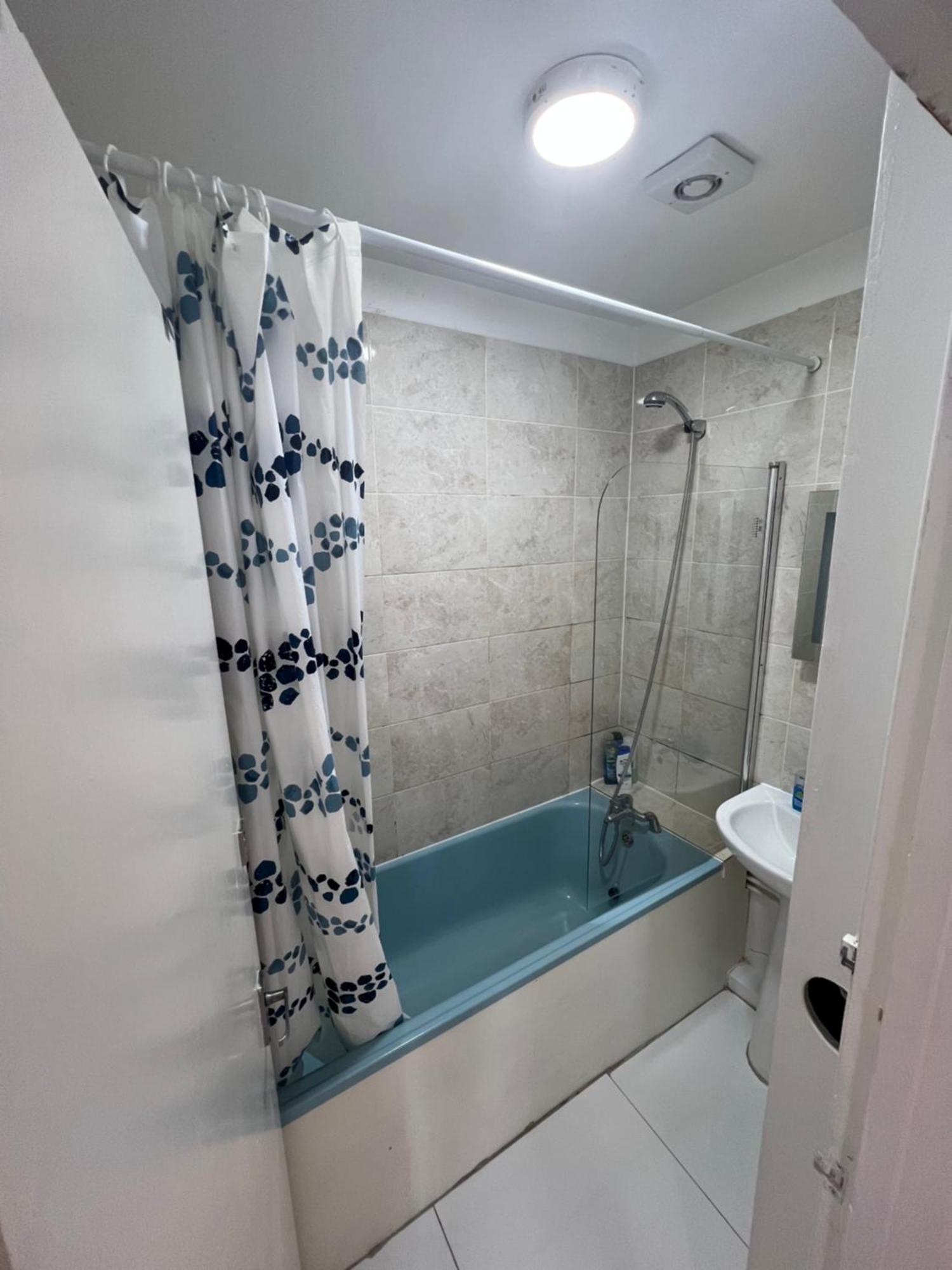 Miles 4Floor Apartment Лондон Екстериор снимка