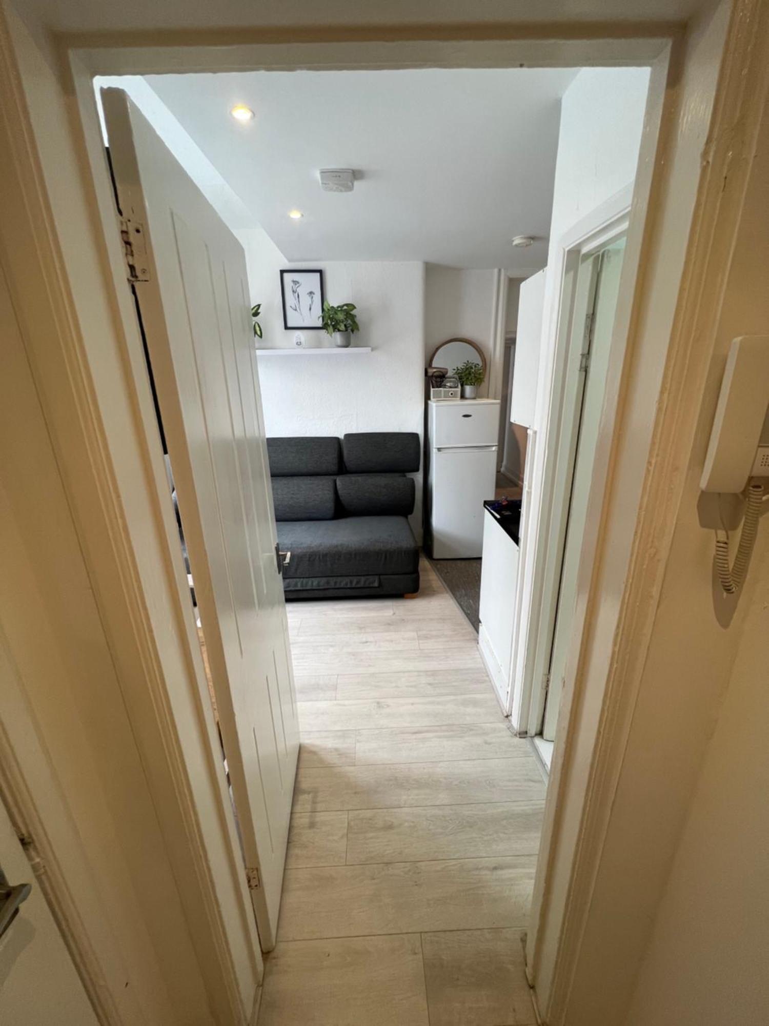 Miles 4Floor Apartment Лондон Екстериор снимка